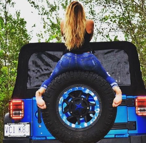 Jeep Wrangler Girl, Jeep Baby, Jeep Photos, Jeep Girls, Custom Jeep Wrangler, Classic Jeeps, Jeep Wave, Jet Skis, Custom Chevy Trucks