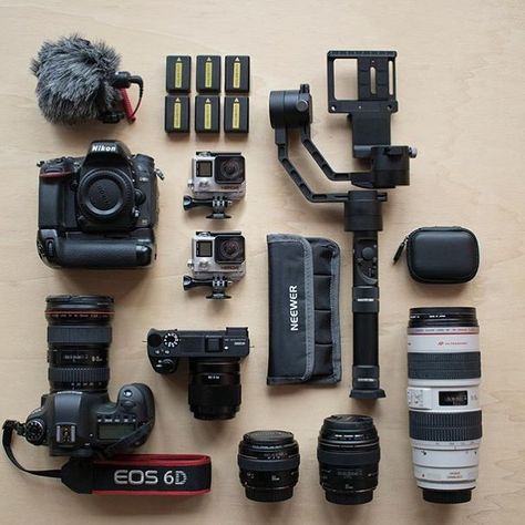 Terrific camera setup by @matteovelluto! Gear Aesthetic, Camera Gear Photography Equipment, Camera Gear Storage, Camera Gear Organization, Filmmaking Gear, Aesthetic Camera, Travel Equipment, Camera Setup, Camera Aesthetic