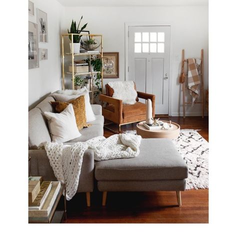 Modern Grey Living Room, College Apartment Living Room, Grey Sofa, Mid Century Modern Living, Mid Century Modern Living Room, Hygge Home, Style Deco, Apartment Inspiration, Living Room Inspo