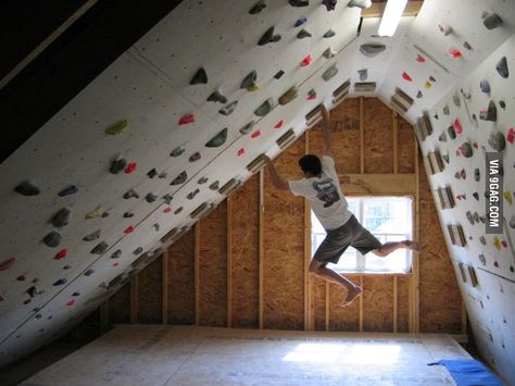 Great way to let the kids exercise inside! Just pad the floor! Attic Design Ideas, Home Climbing Wall, Indoor Climbing Wall, Bouldering Wall, Attic Playroom, Attic Conversion, Indoor Climbing, Rock Climbing Wall, Attic Space