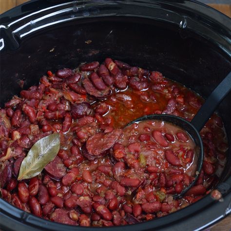 Crock-Pot® Slow Cooker Cajun Red Beans and Rice - Ev's Eats  Omitted the sausage, added a ham hock, used small red beans instead of kidney, and fresh thyme in place of dry. Cajun Red Beans And Rice, Red Beans And Rice Recipe Crockpot, Cajun Red Beans, Slow Cooker Cajun, Beans Recipe Crockpot, Red Bean And Rice Recipe, Slow Cooker Red Beans, Red Beans Recipe, Recipes With Kidney Beans