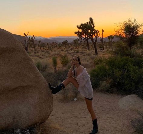 Isabel May, Desert Outfit, Arizona Aesthetic, Palm Springs Aesthetic, Desert Photoshoot, Botas Western, Desert Aesthetic, Arizona Road Trip, Desert Dream