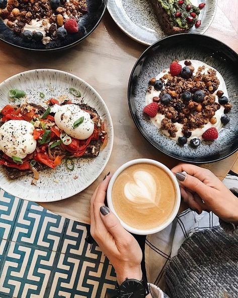 Denby Halo, Brunch In Paris, Brunch Restaurant, Paris Breakfast, Brunch Cafe, Brunch Places, Brunch Restaurants, Bohemian Kitchen, Breakfast Restaurants