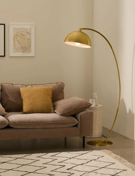 Lampadaire salon design : sélection - Marie Claire Cosy Lighting, Minimalist Bedroom Design, Interior Design Guide, Floor Lamps Living Room, Design Sofa, Led Furniture, Salon Design, Living Room Decor Apartment, Lamps Living Room