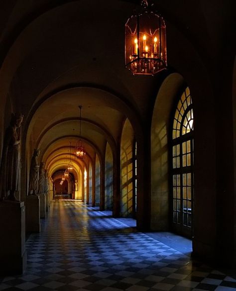 beautiful hallway Chateau Versailles, French History, Palace Of Versailles, Beautiful Buildings, Marie Antoinette, France Travel, Versailles, Hogwarts, Interior Architecture