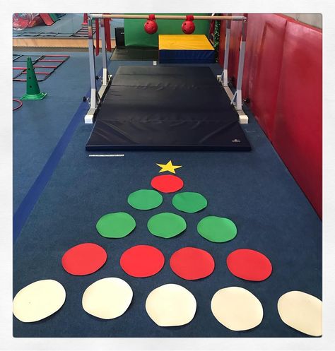 Christmas Obstacle Course For Kids, Christmas Obstacle Course, Christmas Infant Activities, Gymnastics Lessons, Preschool Gymnastics, Toddler Gym, Kids Obstacle Course, Gymnastics Party, Pe Ideas