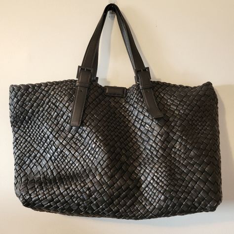 Nwt Falore Leather Woven Tote Bag. Gorgeous, Buttery Soft Leather. Measures 21"X 12". This Bag Has A Few Minor Imperfections (Shown In Pictures) Leopard Print Accessories, Woven Leather Tote, Large Handbags Tote, Woven Leather Bag, Tory Burch Tote, Pocket Books, Black Leather Tote Bag, Woven Tote Bag, Black Leather Tote