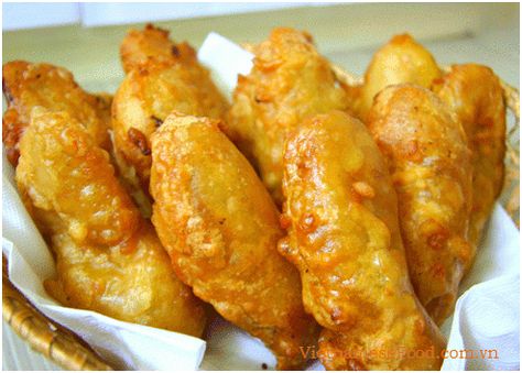 Fried Banana Recipes, Deep Fried Bananas, Easy Vietnamese Recipes, Vietnamese Street Food, Vietnamese Dessert, Banana Fritters, Cibo Asiatico, Viet Food, Fried Bananas