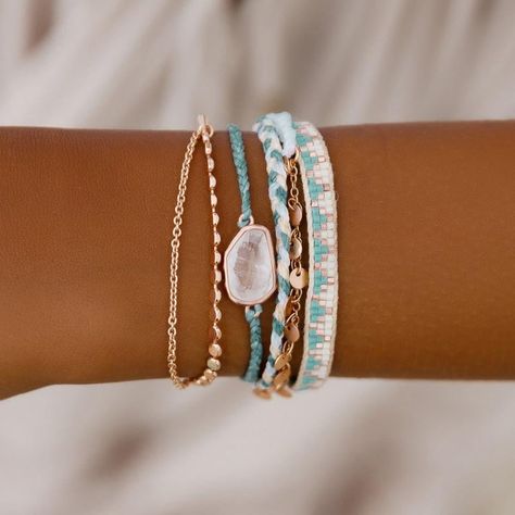 Outer Banks Star Madison Bailey Launches a Line of Braided Bracelets Inspired by Kiara's Style Coin Charm Bracelet, Madison Bailey, Beachy Jewelry, Preppy Jewelry, Pura Vida Bracelets, The Outer Banks, Seed Bead Bracelet, Jewelry Accessories Ideas, Summer Bracelets