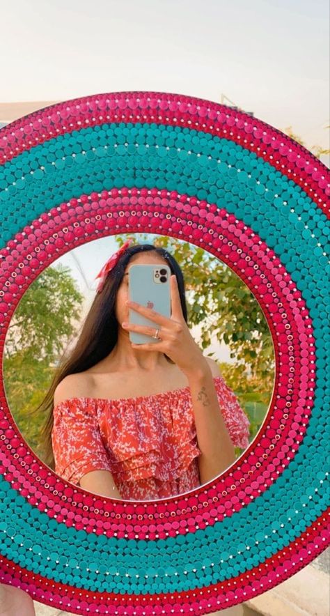 Wall mirror ideas Lippan Art With Dot Mandala Art, Mandala Art On Big Canvas, Mirror Work Mandala Art, Dot Mandala Mirror Wall Decor, Big Lippan Art Design, Lipan Art With Big Mirror, Lippan Art Mirror Wall Tutorial, Big Mirror Lippan Art, Lippan Art With Big Mirror