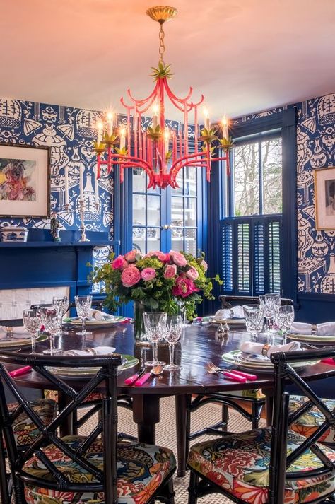 Eclectic Dining Room Ideas, Asian Dining Room, Chinoiserie Dining Room, Chinoiserie Living Room, Chinoiserie Interior, Modern Chinoiserie, Eclectic Dining Room, Eclectic Dining, Dining Room Blue