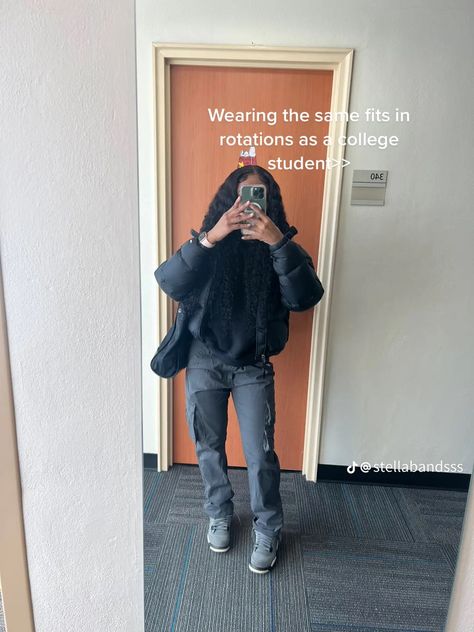 Black Hoodie Outfit Black Women, Calm Winter Outfits, Winter Fits Baddie, Winter Outfits Streetwear, Black Hoodie Outfit, Jordan Fits, College Outfits Winter, Casual College Outfits, Jordan Outfits