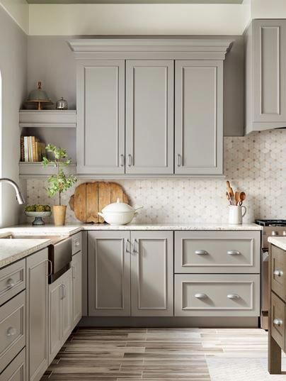 Kitchen Cabinet Trends, Серая Кухня, New Kitchen Cabinets, Pebble Grey, Grey Kitchen Cabinets, Kitchen Cabinet Colors, Oak Stain, Kitchen Inspiration Design, Grey Kitchen