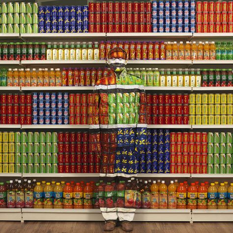 Find Your Art Style, Liu Bolin, Asian Photography, Forced Perspective, Photo D Art, Gcse Art, Glitch Art, Creative Ads, Creative Advertising