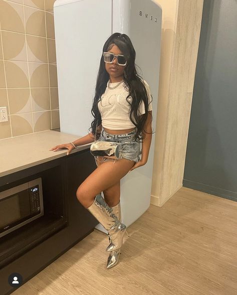 Birthday Outfits Black Women Shorts, Silver Boots Outfit Black Women, Heels Outfit Black Women, Baddie Leather Shorts Outfit, Baddie Concert Outfits Mini Skirt, Fur Boots Outfit Black Women Y2k, Cheetah Print Outfit Latto, Cute Birthday Outfits, Swag Outfits For Girls