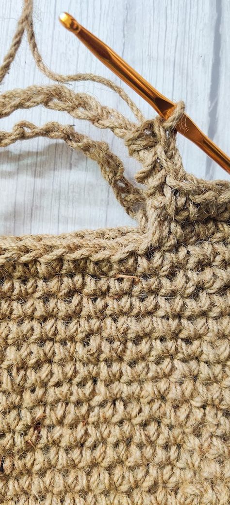 Crocheting With Jute Twine, Crochet Hemp Bag, Jute Crochet Bags, Free Jute Crochet Patterns, Hemp Crochet Bag, Twine Crochet Bag, Jute Bag Crochet Pattern, Twine Crochet Ideas, Crochet With Jute Twine