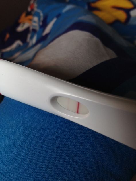 First positive pregnancy test - faint line. 3wk6d Pregnancy Tester Positive Prank, Testpack Positive Tumblr, Test Pregnancy, Negative Pregnancy Test, Kids Party Ideas, Sperm Donor, Positive Pregnancy Test, Church Poster Design, Stick Photo