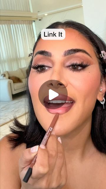 Lip Cuffs, Huda Kattan, Lipstick Kiss, Lip Products, Spring Beauty, Makeup Videos, Huda Beauty, Spring Break, The Block