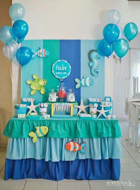 Under the sea birthday party! See more party planning ideas at http://CatchMyParty.com! Turtle Baby Shower, Ocean Baby Showers, Sea Party Ideas, Ocean Birthday, Sea Baby Shower, Sea Birthday Party, Shower Bebe, Sea Birthday, Themed Birthday Party