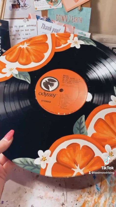 badmoodrising.co on Instagram: Painting requested records part 3! - Orange you Glad 🍊 this was such a cute one but fun fact I loathhhhh orange I really hate them hahaha 🤣… Aesthetic Record Painting, Paint Records Vinyl, Cute Painted Records, Art To Paint On Canvas, Vynil Paint Ideas, Painting Ideas On Records, Decor Drawing Ideas, Painted Record Player, Room Crafts Diy Decor