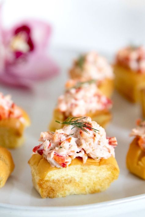 Mini Appetizers, Catering Ideas Food, Tasting Party, Catering Food, Lobster Roll, Super Bowl Food, Christmas Party Food, Fresh Dill, Party Food Appetizers