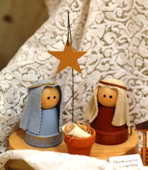 Wooden Nativity, Small Terracotta Pots, Nativity Christmas, Flower Pot Crafts, Nativity Crafts, Clay Pot Crafts, Christmas Nativity, Diy Homemade, Christmas Crafts For Kids