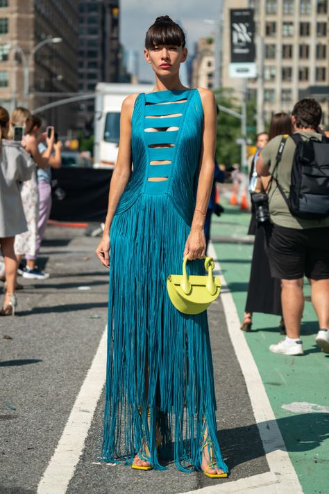 Fringe, blue, cut-outs and bright neon colors are dominating the street style scene for NYFW 2022 Blue Beaded Fringe Tassel Earrings For Summer, Chic Summer Fringe Earrings, Blue Beaded Fringe Earrings For Summer, Neon Fringe Earrings, Fringe Runway, Lime Green Dress, Spring Studios, Best Of Fashion Week, Sleek Dress