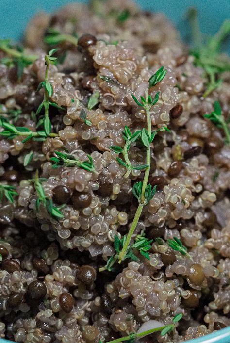 The crunchy texture and nutty flavored quinoa combine with deliciously rich and earthy black lentils is a perfect healthy meal in a bowl. Flavored Quinoa, Meal In A Bowl, Cooking Onions, Easy Quinoa, Black Lentils, Brown Lentils, Breakfast Salad, Good Sources Of Protein, Freezer Friendly