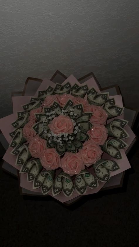 Floral Arrangments & Money Bouquet | Pink glitter 🌸💓 . . . . . . . . . . #moneybouquet #floral #roses #ramos #ramobuchon #flowerarrangement #flowers #floraldesign #florist… | Instagram Pink Money Flower Bouquet, Glitter Roses With Money, Ramos With Money, Glitter Money Roses, Bouquet Of Flowers Money, Bouquet Of Money Roses, Pink Glitter Flowers, Different Flower Arrangements, Flower Gift Ideas Birthday