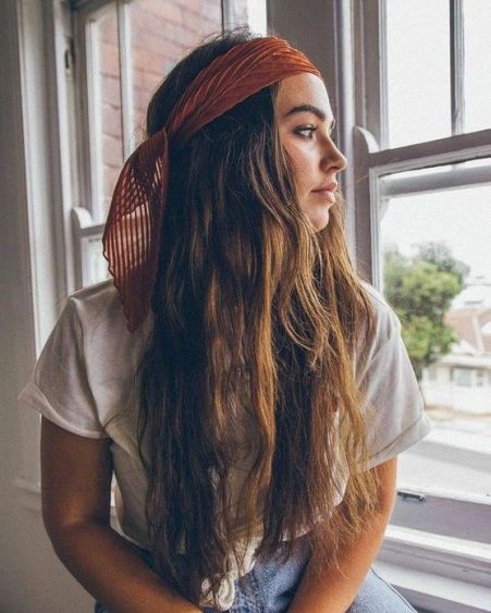 10 Creative Bohemian Hairstyles Perfect For Your Hippy Side - Society19 Hairstyles Design, Look Boho Chic, 70s Hair, Hippie Stil, Hairstyles Messy, Gorgeous Hairstyles, Hippie Hair, Bohemian Hairstyles, Bandana Hairstyles