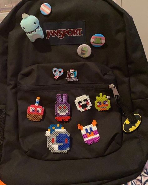 Fnaf Crafts, Kandi Kid, Easy Perler Beads Ideas, Diy Perler Bead Crafts, Backpack Decoration, Kandi Bracelets, Diy Perler Beads, Perler Beads Designs, Perler Patterns