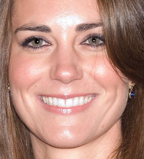 K M Kate Middleton Makeup, Bouncy Blowout, Kate Makeup, Hazel Green Eyes, Skin Analysis, Looks Kate Middleton, Kate Middleton Hair, Kate Middleton Wedding, Queen Kate