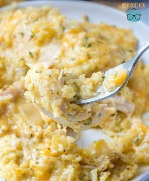 Cheesy, Chicken and Rice in a crock pot #thanksgivingrecipe Rice Crockpot, Top Crockpot Recipes, Chicken And Rice Crockpot, Cheesy Chicken And Rice, Chicken Crockpot Recipes Healthy, Pot Recipes Easy, Crockpot Recipes Beef, Crockpot Dishes, Tater Tots