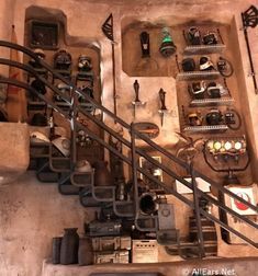 Star Wars Setting, Batuu Aesthetic, Star Wars Buildings, Scifi Room, Star Wars Gadgets, Scifi Decor, Decoracion Star Wars, Galactic Starcruiser, Colorful Desert