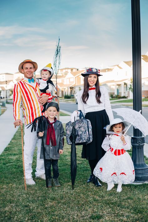 Mary Poppins Costume Family, Mary Poppins Family Costume, Mary Poppins Costume, Party 2023, Halloween Family, Holiday Costumes, Halloween Inspo, Oogie Boogie, Family Costumes