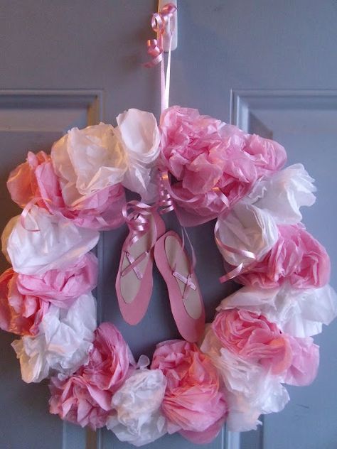 Ballerina Wreath, Baby Shoes Diy Pattern, Ballet Birthday Party, Simple Diy Projects, Ballerina Baby Showers, Dance Crafts, Ballet Birthday, Ballet Party, Baby Shoes Diy