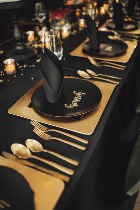 Long Table Decorations Birthday, Gold Themed Dinner Party, Event Check In Table, Black And Gold Dinner Table Setting, New Years Table Decorations Ideas, Black And Gold Christmas Table, Black And Gold Table Decorations, Black And Gold Table Setting, Black White Gold Birthday