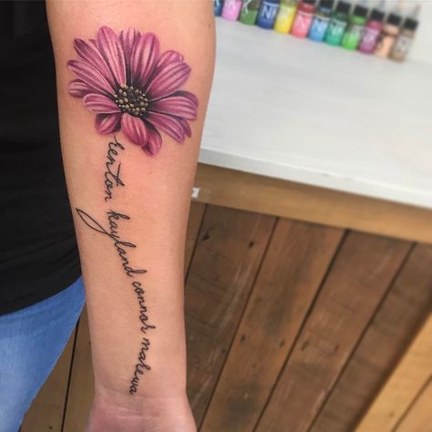 Arm Tattoos Feminine, Creative Memorial Tattoos, Crazy Daisy Tattoo, Pretty Flower Tattoos For Women, Memorial Flower Tattoo, Daisy Tattoos For Women, Shoulder Flower Tattoos For Women, Flower Memorial Tattoo, Ella Tattoo