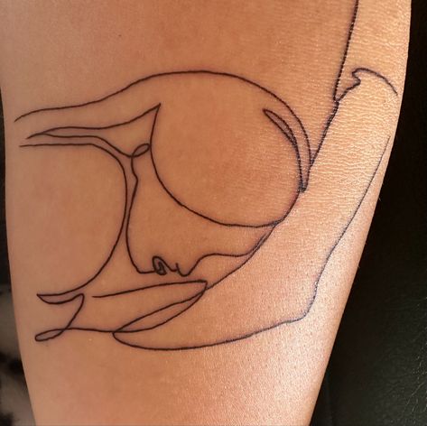 Washing Feet Tattoo, Minimal Bible Tattoo, Unique Biblical Tattoos, Be Where Your Feet Are Tattoo, Hem Of His Garment Tattoo, Woman At The Well Tattoos, Prayer Tattoos For Women, Kneeling Tattoo, Jesus Wept Tattoo