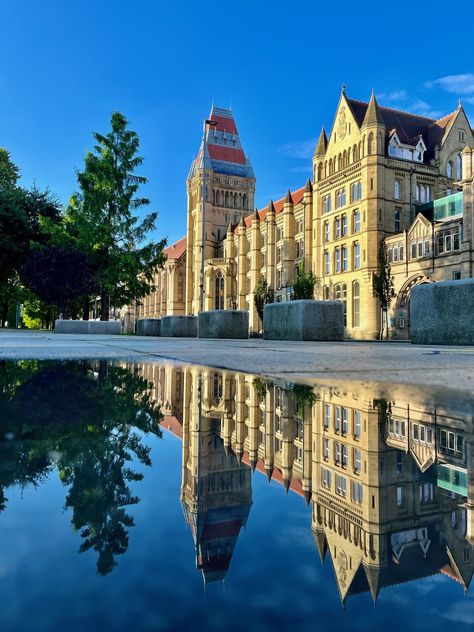 The University of Manchester on LinkedIn: Rainy reflections on Oxford Road... This photo, shared with us by our… | 25 comments Rainy Reflections, Community Engagement Activities, Uni Aesthetic, Manchester University, Instagram Follower, First University, University Of Manchester, Uni Room, Study Motivation