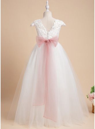 Communion Dresses Lace, Fall Flower Girl Dresses, Sleeveless Flower Girl Dresses, Girls Fall Dresses, Lace Sash, Winter Ball, Gown Princess, Ball Gowns Princess, First Communion Dresses