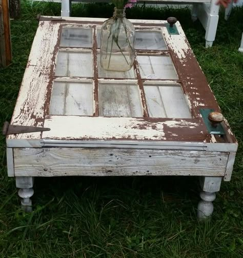 Vintage Door Coffee Table, Vintage Door Table, Wooden Door Table, Door Tables Ideas, Desk From Old Door, Old Door Coffee Table, Table Made From Old Door, Old Door Tables, Door Tables