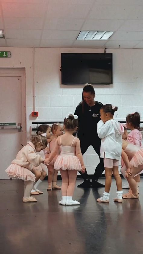 Dance Teacher Aesthetic Pictures, Kids Dancers Aesthetic, Kid Dancer Aesthetic, Teaching Dance Aesthetic, Ballet Student Aesthetic, Dance School Aesthetic, Ballet Teacher Aesthetic, Dance Teacher Aesthetic, Dance Teacher Tools