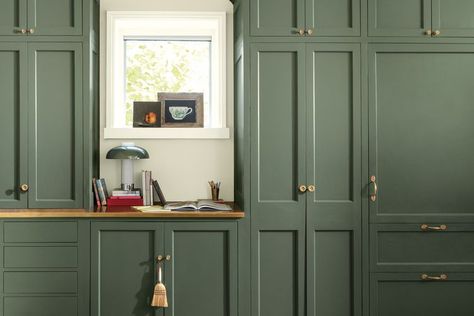 Benjamin Moore Predicts These 10 Paint Colors Will Trend in 2025 Benjamin Moore Cabinets, 2025 Color Trends, Benjamin Moore Green, Trends 2025, Interior Design Software, Green Paint Colors, Benjamin Moore Colors, Paint Shades, Real Simple