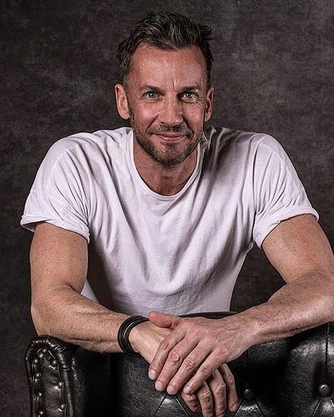 Happy Birthday Craig Parker #CraigParker #Reign #LordNarcisse #Charmed #CWCharmed #AgentsofShield #LordoftheRings #LOTR #Spartacus… Happy Birthday Craig, Spartacus Workout, Craig Parker, Legend Of The Seeker, Male Actors, Instagram Happy Birthday, November 11, Prince Charming, Reign