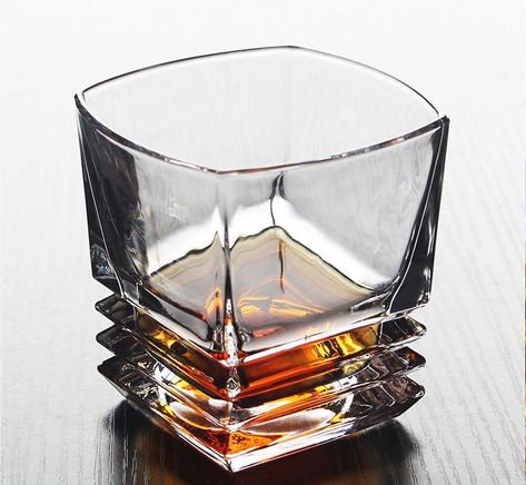 Bourbon Old Fashioned, Crystal Whiskey Glasses, Whiskey Cups, Whiskey Glasses Set, Rock Tumbler, Whisky Glass, Wine Brands, Highball Glasses, Whiskey Glass