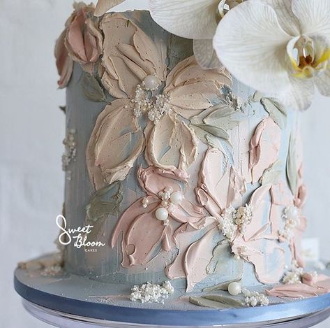 Sweet Bloom Cakes (@sweetbloomcakes) • Instagram photos and videos Painted Wedding Cake, Buttercream Flower Cake, Romantic Wedding Cake, Buttercream Flowers, Painted Cakes, Floral Cake, Edible Art, Cake Tutorial, Fancy Cakes