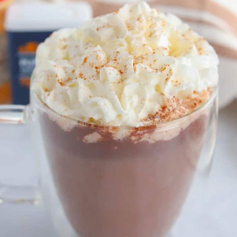 Pumpkin Spice Hot Chocolate Natashas Kitchen, Hot Chocolate Toppings, Gingerbread Hot Chocolate, Hot Chocolate Recipe Homemade, Classic Hot Chocolate, Crockpot Hot Chocolate, Diy Hot Chocolate, Homemade Hot Cocoa, Chocolate Recipes Homemade