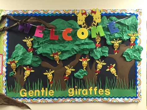 Giraffe themed bulletin board Giraffe Bulletin Board Ideas, Safari Theme Classroom, Childcare Ideas, 2023 Board, Calendar Board, Children Activities, Jungle Room, Class Decor, Theme Classroom