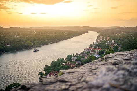 Mount Bonnell for Beginners | Visit Austin, TX Gulf Coast Beaches, Explore Texas, Visit Austin, Romantic Places, Texas Travel, Texas Hill Country, Austin Texas, Nice View, Outdoors Adventure